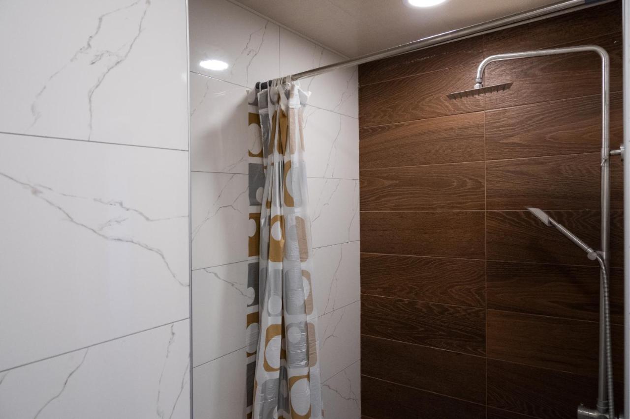 Bright Apartment On 13Th Floor เยเรวาน ภายนอก รูปภาพ
